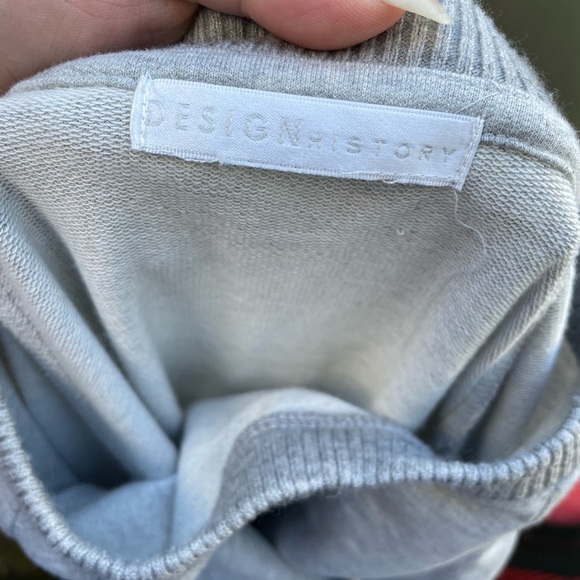 DESIGN HISTORY PLEATED SWEATSHIRT - Picture 3 of 3